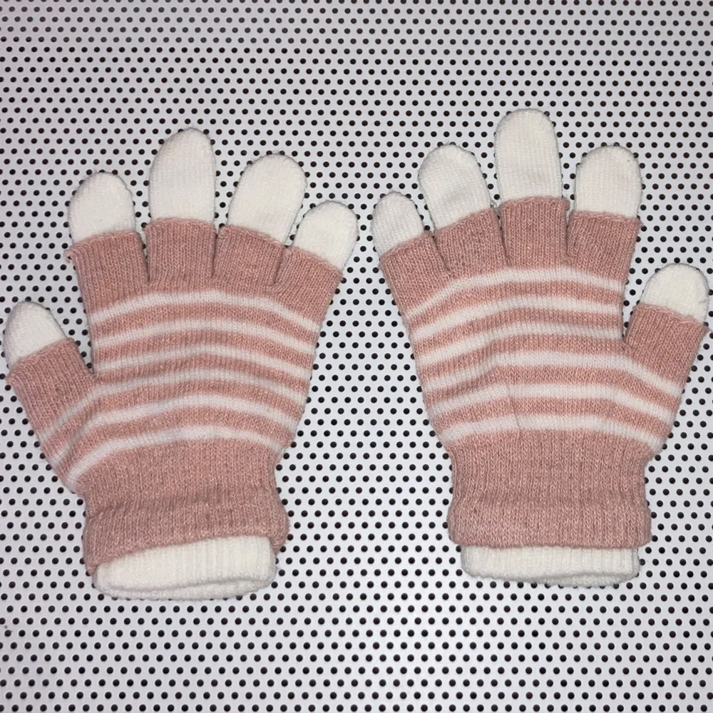 #161. 🆕 NWOT - Women’s Striped Pink and White Gloves